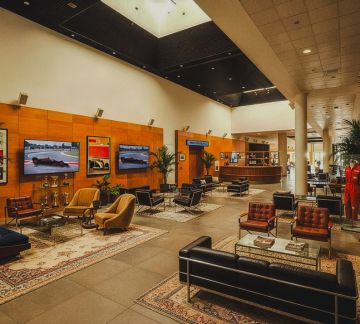 Les images sont fournies à titre indicatif uniquement. Elles illustrent l'ambiance et les espaces hospitality à l'aide de photos d'événements MATCH, d'images d'archives et de visuels générés par IA.