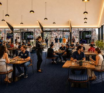 Les images sont fournies à titre indicatif uniquement. Elles illustrent l'ambiance et les espaces hospitality à l'aide de photos d'événements MATCH, d'images d'archives et de visuels générés par IA.