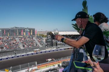 Ressentez toute l’intensité de la Formule 1 depuis La Azotea.</br>Située dans le virage Peraltada Monumental de Madring.</br>Vivez chaque tour depuis un emplacement exceptionnel.