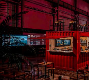 Les images sont fournies à titre indicatif uniquement. Elles illustrent l'ambiance et les espaces hospitality à l'aide de photos d'événements MATCH, d'images d'archives et de visuels générés par IA.